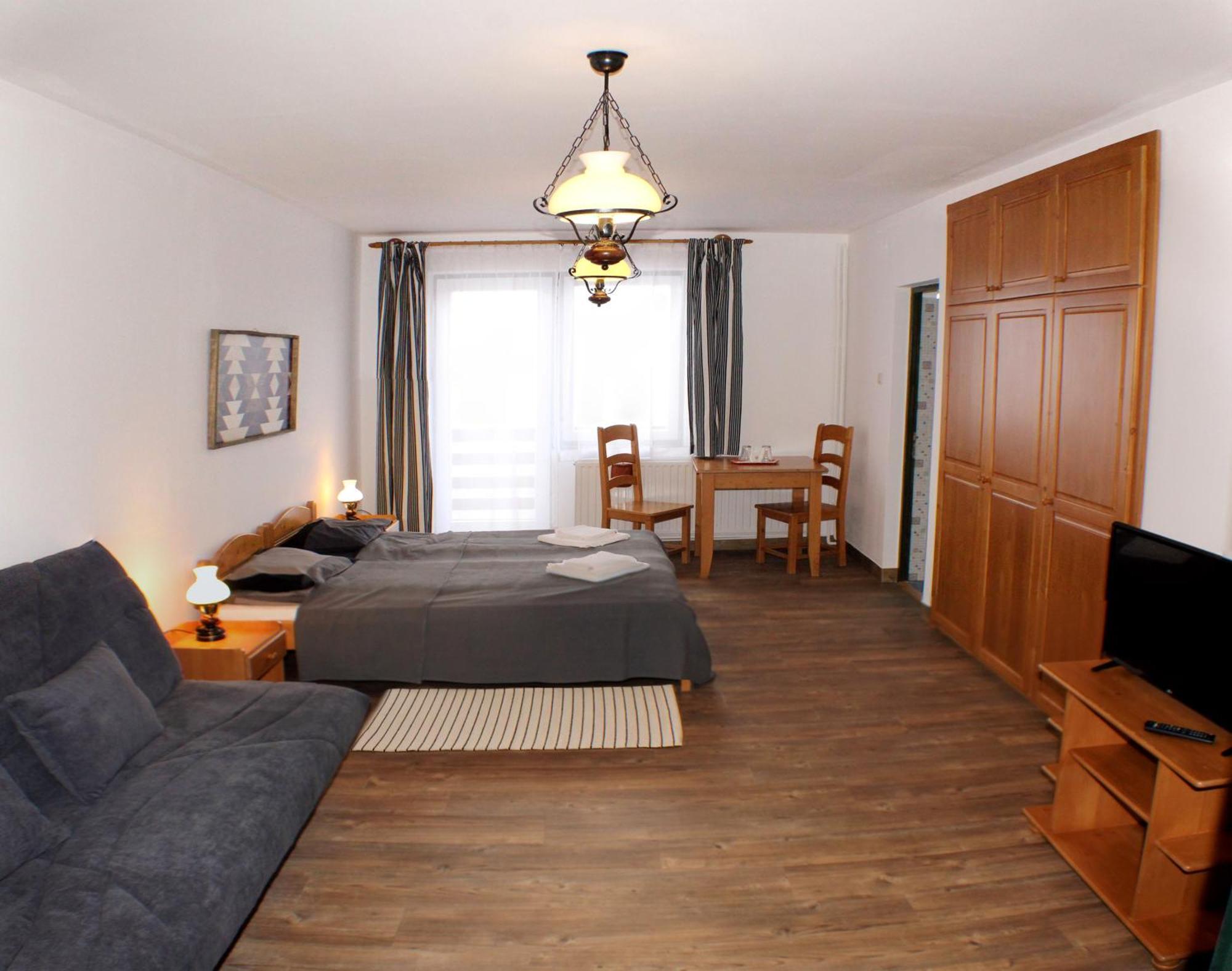 Hotel Sugo Panzio Madarasi Hargita à Izvoare  Extérieur photo