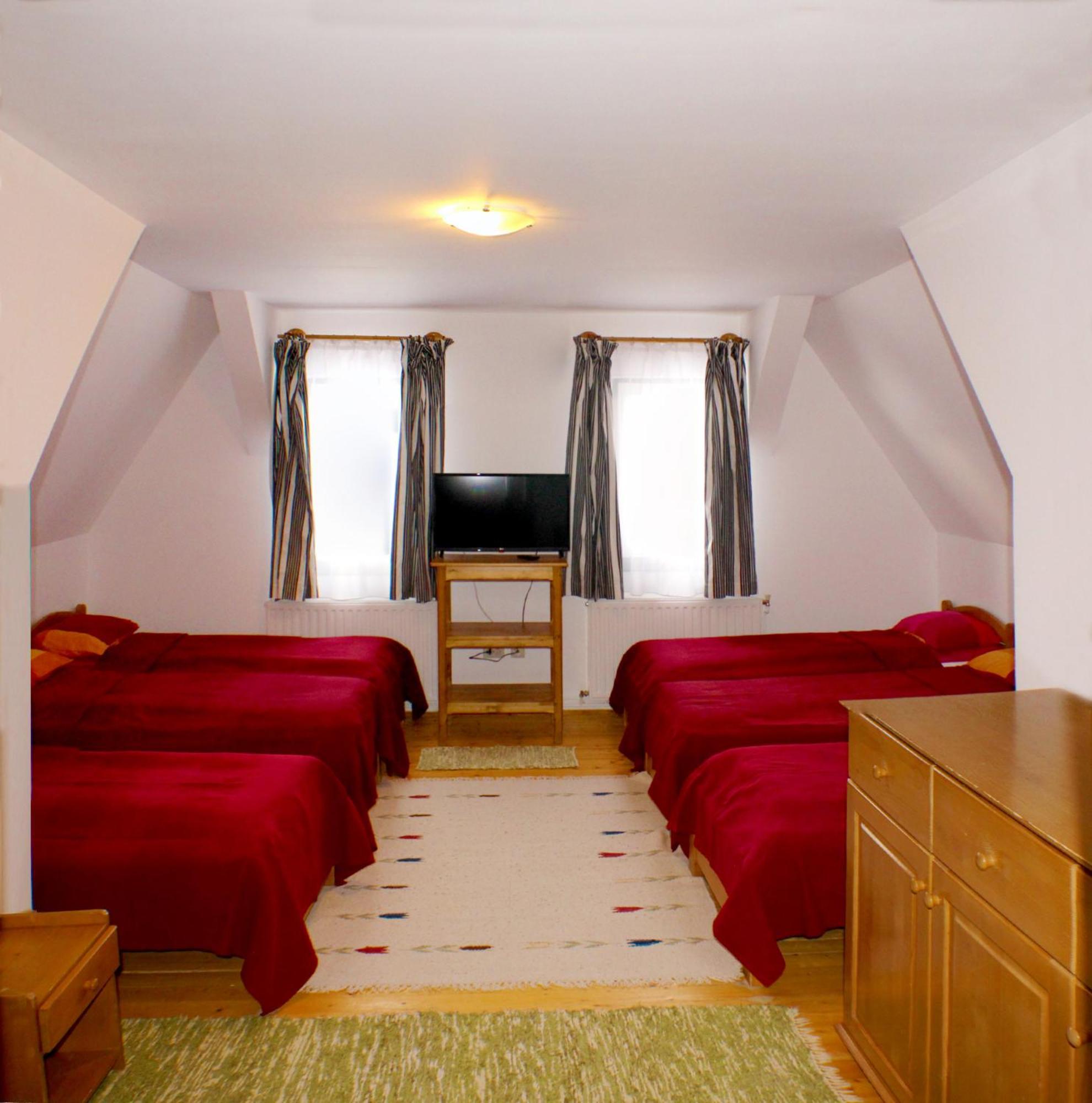 Hotel Sugo Panzio Madarasi Hargita à Izvoare  Extérieur photo